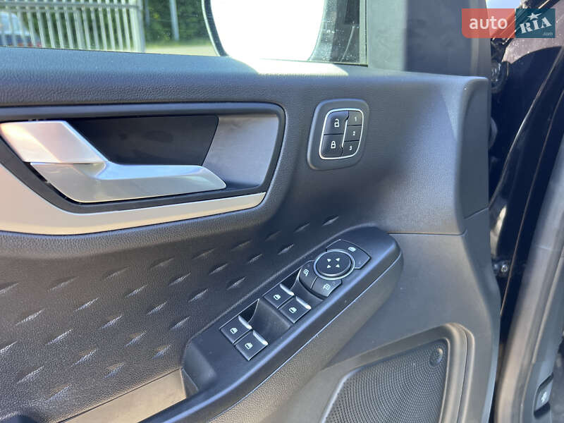 Внедорожник / Кроссовер Ford Escape 2020 в Нововолынске