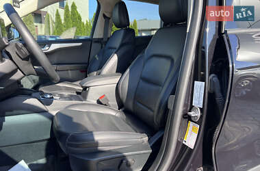 Внедорожник / Кроссовер Ford Escape 2020 в 
