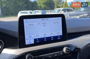 Внедорожник / Кроссовер Ford Escape 2020 в 