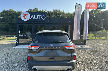 Внедорожник / Кроссовер Ford Escape 2020 в 