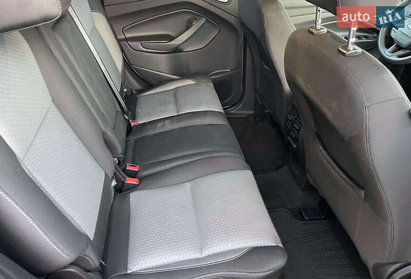 Внедорожник / Кроссовер Ford Escape 2017 в Днепре