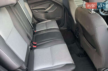 Внедорожник / Кроссовер Ford Escape 2017 в 
