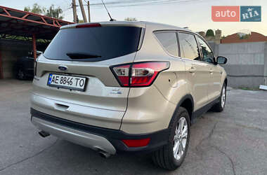 Внедорожник / Кроссовер Ford Escape 2017 в 