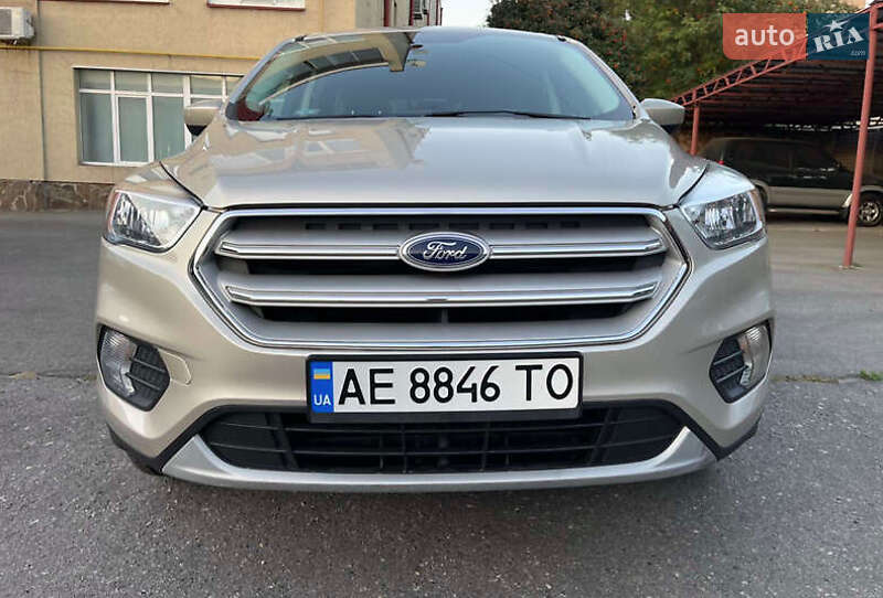 Внедорожник / Кроссовер Ford Escape 2017 в Днепре