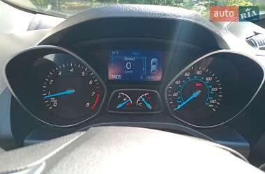Внедорожник / Кроссовер Ford Escape 2015 в 