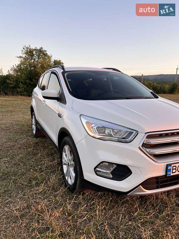 Внедорожник / Кроссовер Ford Escape 2016 в Золочеве