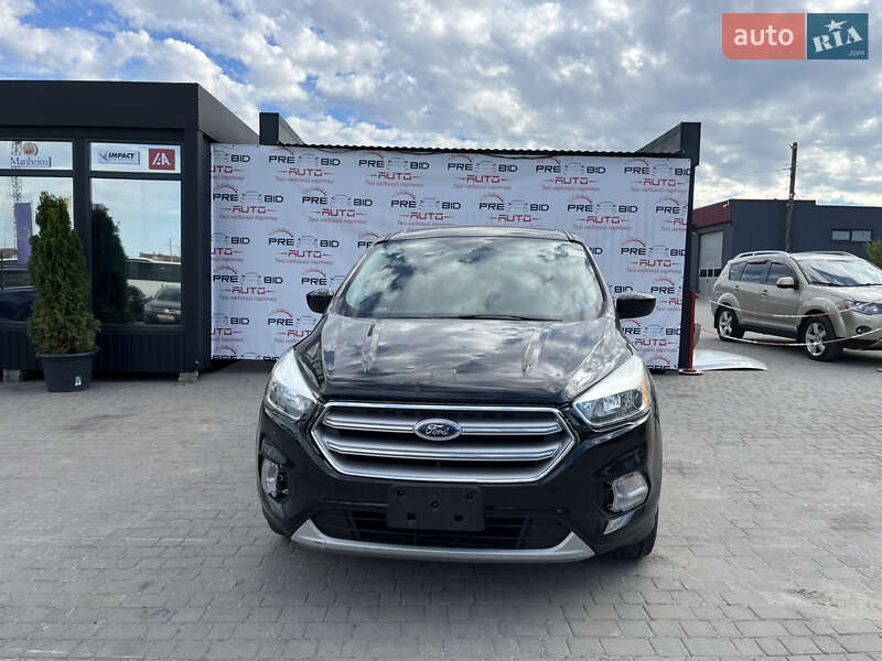 Внедорожник / Кроссовер Ford Escape 2017 в 