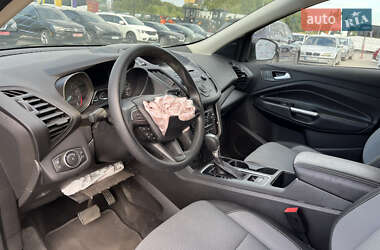 Внедорожник / Кроссовер Ford Escape 2017 в 