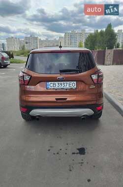 Внедорожник / Кроссовер Ford Escape 2017 в Чернигове