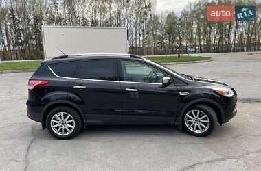 Внедорожник / Кроссовер Ford Escape 2015 в 