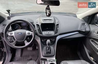 Внедорожник / Кроссовер Ford Escape 2015 в 