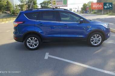 Внедорожник / Кроссовер Ford Escape 2018 в 