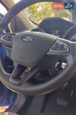 Внедорожник / Кроссовер Ford Escape 2018 в 