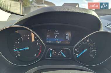 Внедорожник / Кроссовер Ford Escape 2018 в 