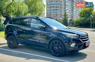 Внедорожник / Кроссовер Ford Escape 2017 в 