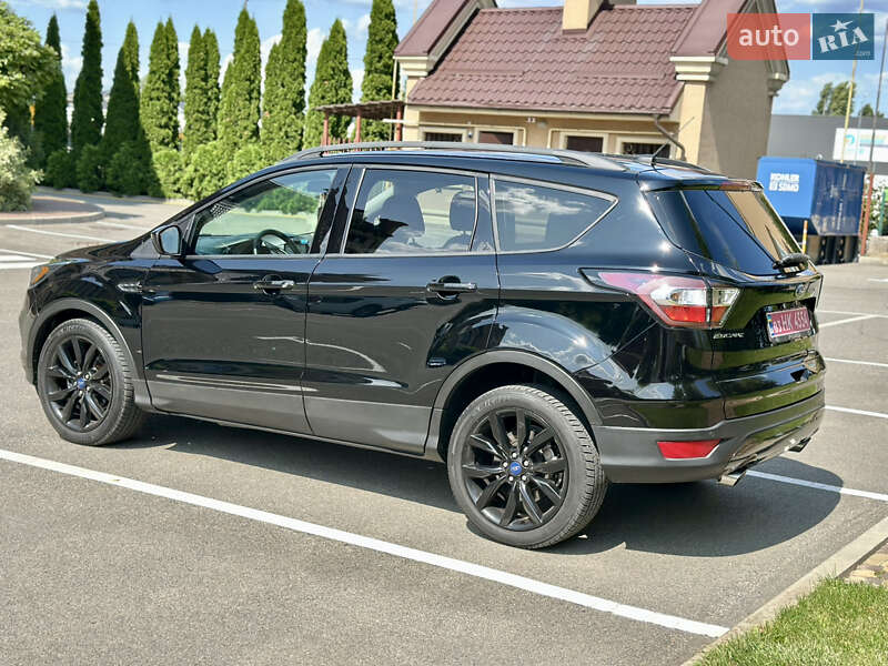 Внедорожник / Кроссовер Ford Escape 2017 в Киеве