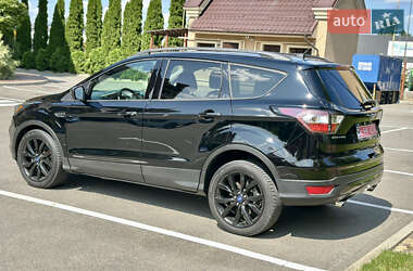 Внедорожник / Кроссовер Ford Escape 2017 в 