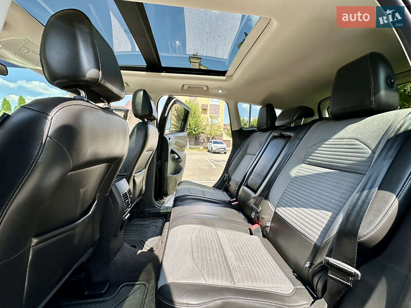 Внедорожник / Кроссовер Ford Escape 2017 в Киеве