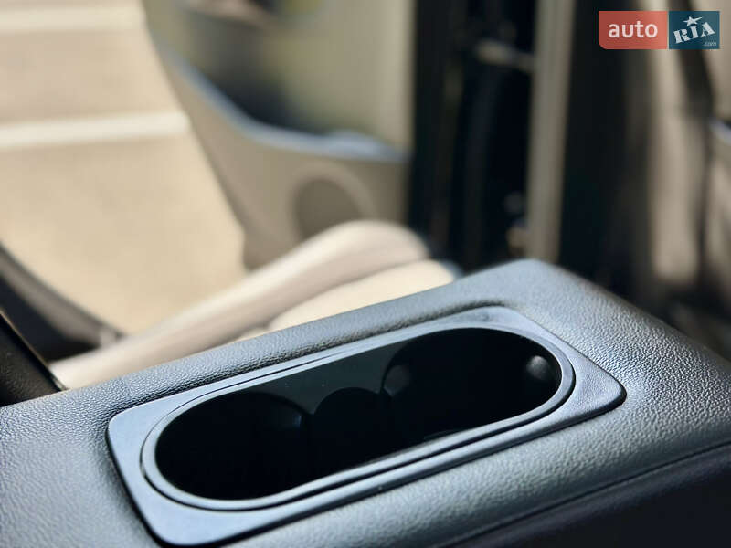 Внедорожник / Кроссовер Ford Escape 2017 в Киеве