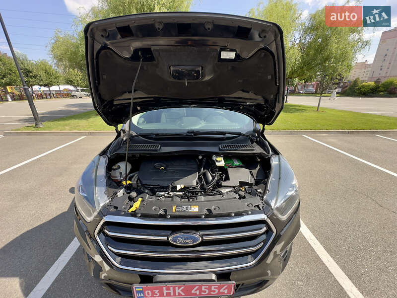 Внедорожник / Кроссовер Ford Escape 2017 в Киеве