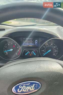 Внедорожник / Кроссовер Ford Escape 2017 в Чернигове