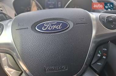Внедорожник / Кроссовер Ford Escape 2014 в 