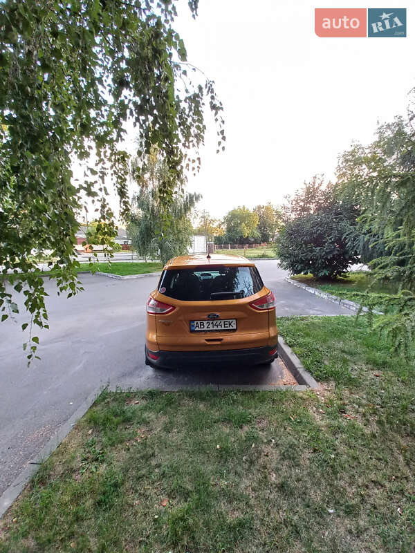 Внедорожник / Кроссовер Ford Escape 2016 в Виннице
