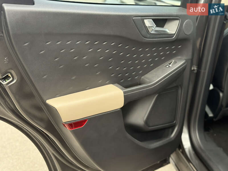 Внедорожник / Кроссовер Ford Escape 2020 в Днепре