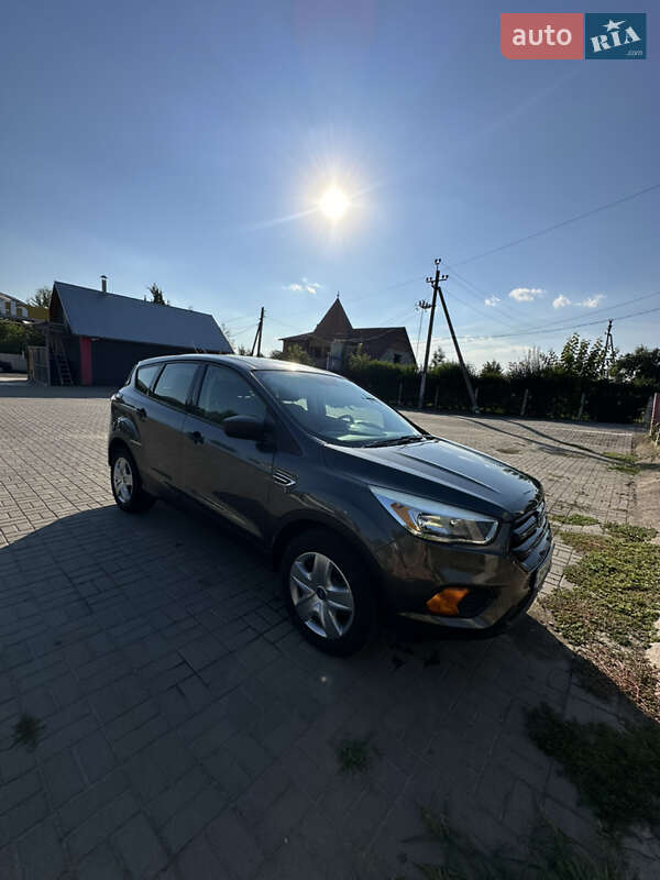 Внедорожник / Кроссовер Ford Escape 2016 в Черновцах