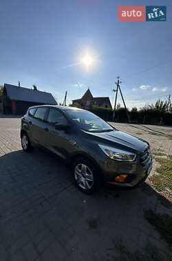 Позашляховик / Кросовер Ford Escape 2016 в 