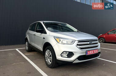 Внедорожник / Кроссовер Ford Escape 2018 в 