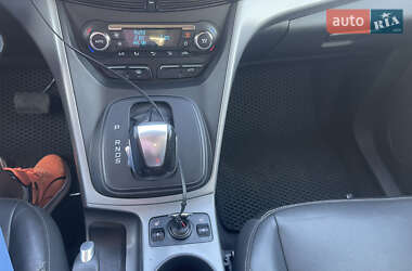 Внедорожник / Кроссовер Ford Escape 2014 в 