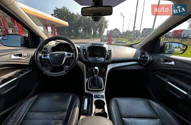 Внедорожник / Кроссовер Ford Escape 2013 в 