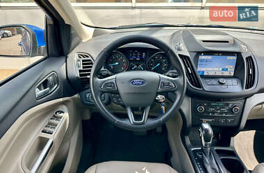 Внедорожник / Кроссовер Ford Escape 2018 в 