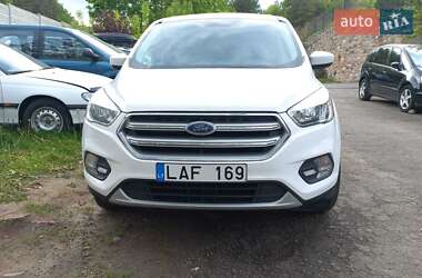 Внедорожник / Кроссовер Ford Escape 2017 в 