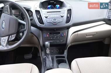 Внедорожник / Кроссовер Ford Escape 2017 в 