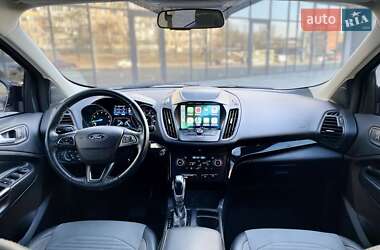 Внедорожник / Кроссовер Ford Escape 2019 в 