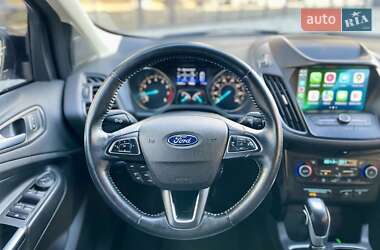 Внедорожник / Кроссовер Ford Escape 2019 в 