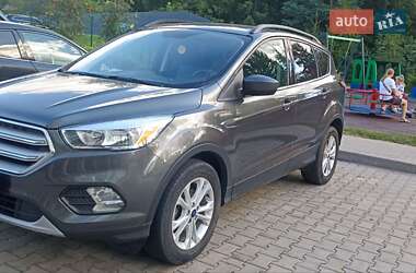 Внедорожник / Кроссовер Ford Escape 2018 в 