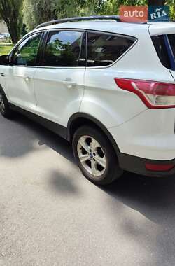 Внедорожник / Кроссовер Ford Escape 2013 в 