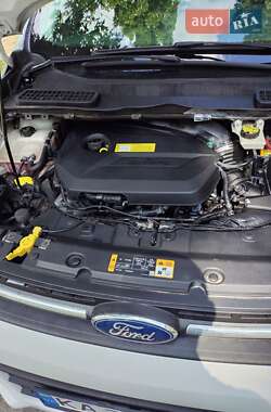 Внедорожник / Кроссовер Ford Escape 2013 в 