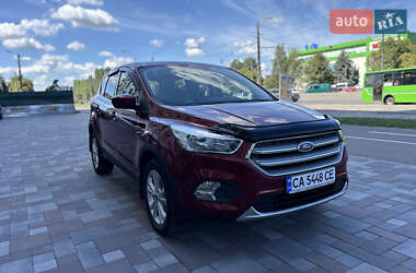 Внедорожник / Кроссовер Ford Escape 2018 в 