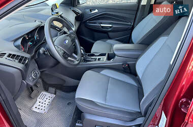 Внедорожник / Кроссовер Ford Escape 2018 в 