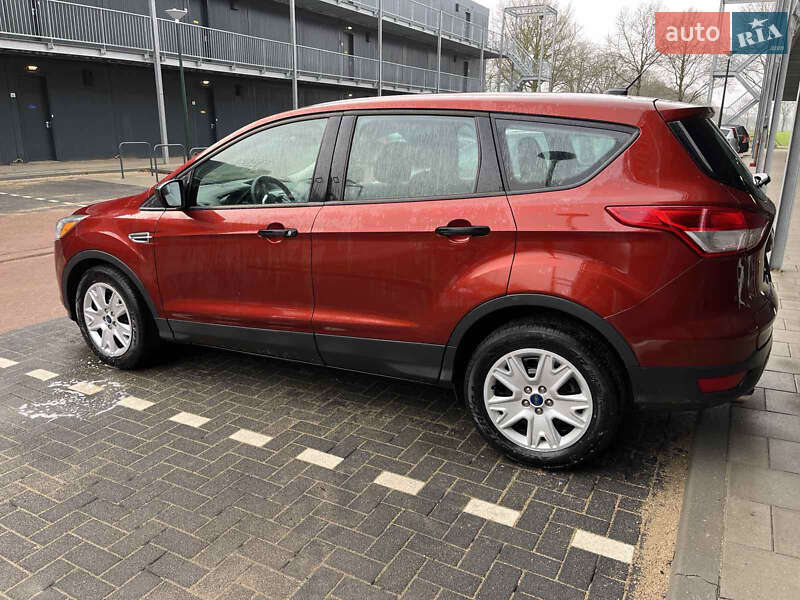Позашляховик / Кросовер Ford Escape 2015 в Луцьку