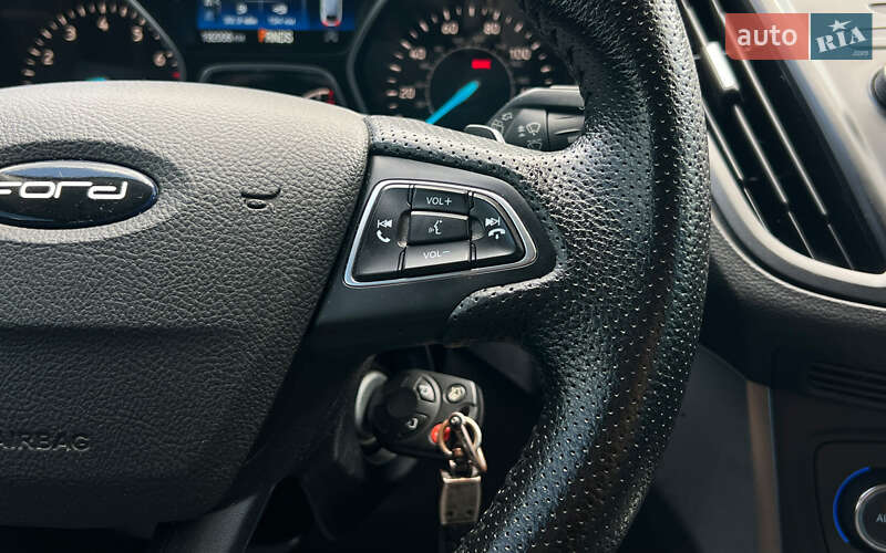 Внедорожник / Кроссовер Ford Escape 2017 в Львове