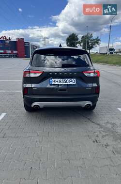 Внедорожник / Кроссовер Ford Escape 2020 в 