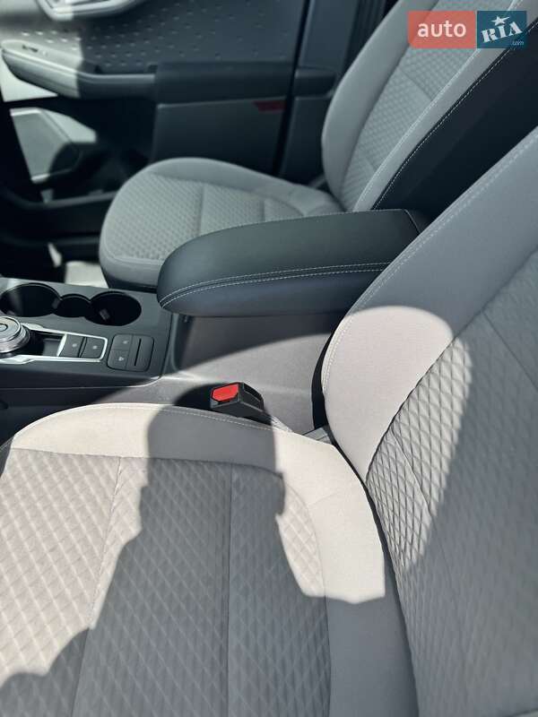 Внедорожник / Кроссовер Ford Escape 2020 в Киеве