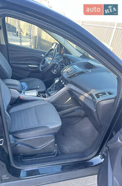 Внедорожник / Кроссовер Ford Escape 2015 в 