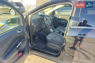 Внедорожник / Кроссовер Ford Escape 2015 в 