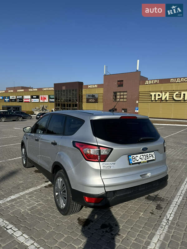 Внедорожник / Кроссовер Ford Escape 2017 в Львове